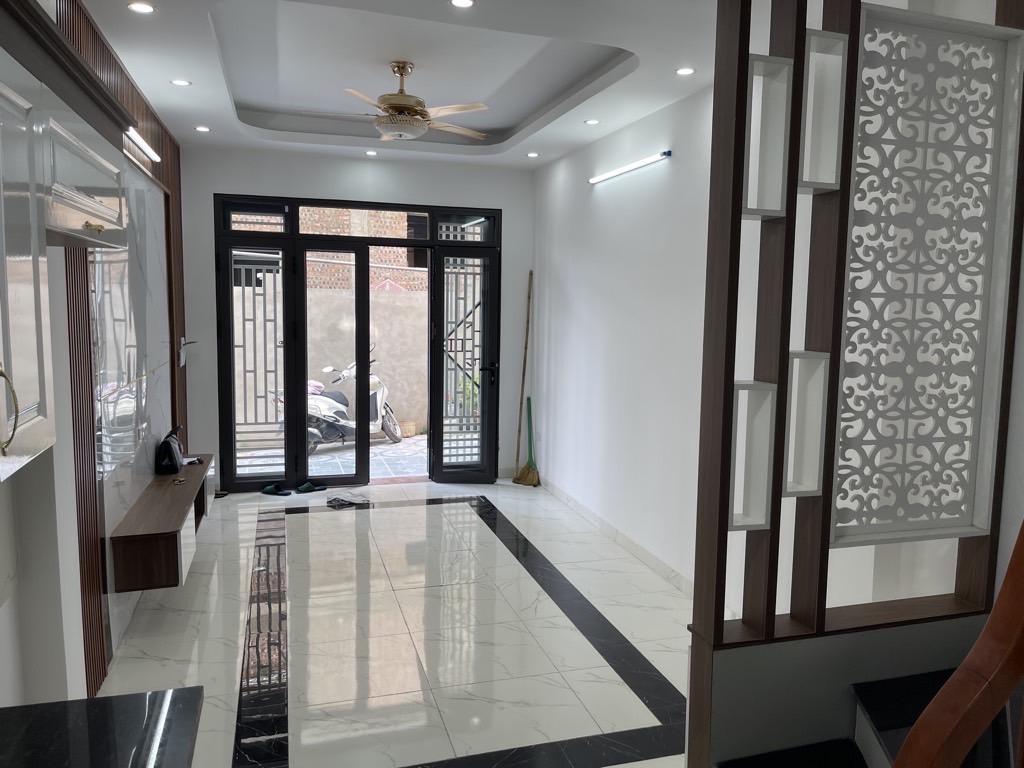 bán nhà ngọc thuỵ gia lâm