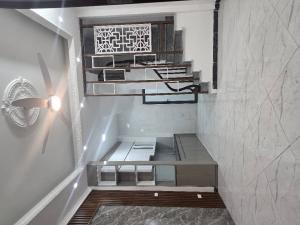 Bán nhà long biên