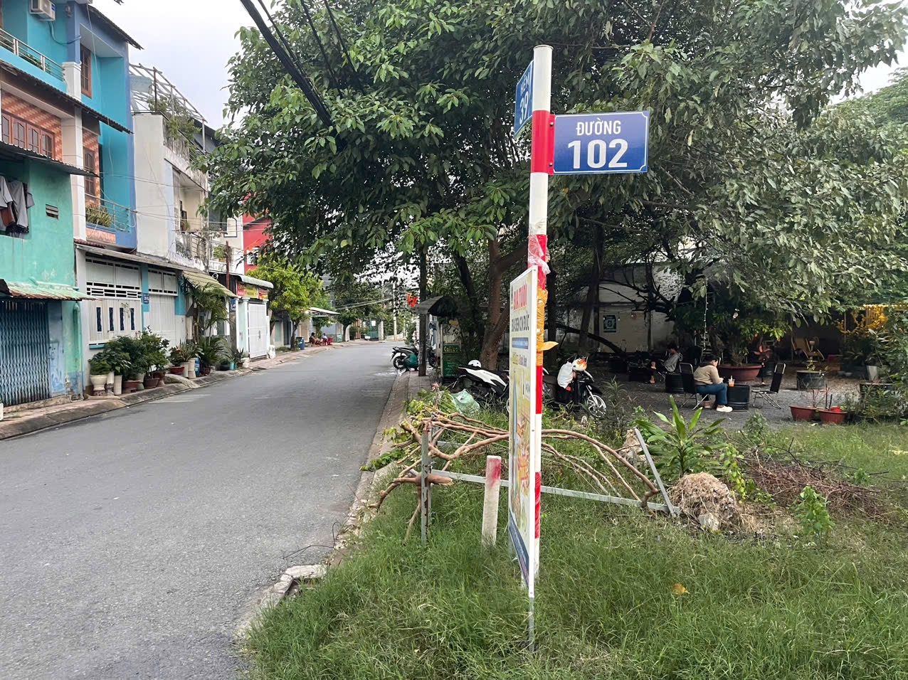 Bán đất mặt tiền đường 102 - Lê Văn Việt - Quận 9