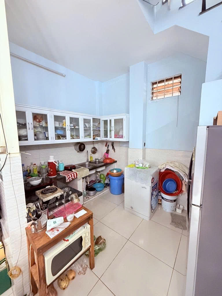Bán nhà hẻm xe tải thông thông - 32m2 - 2 tầng - nở hậu