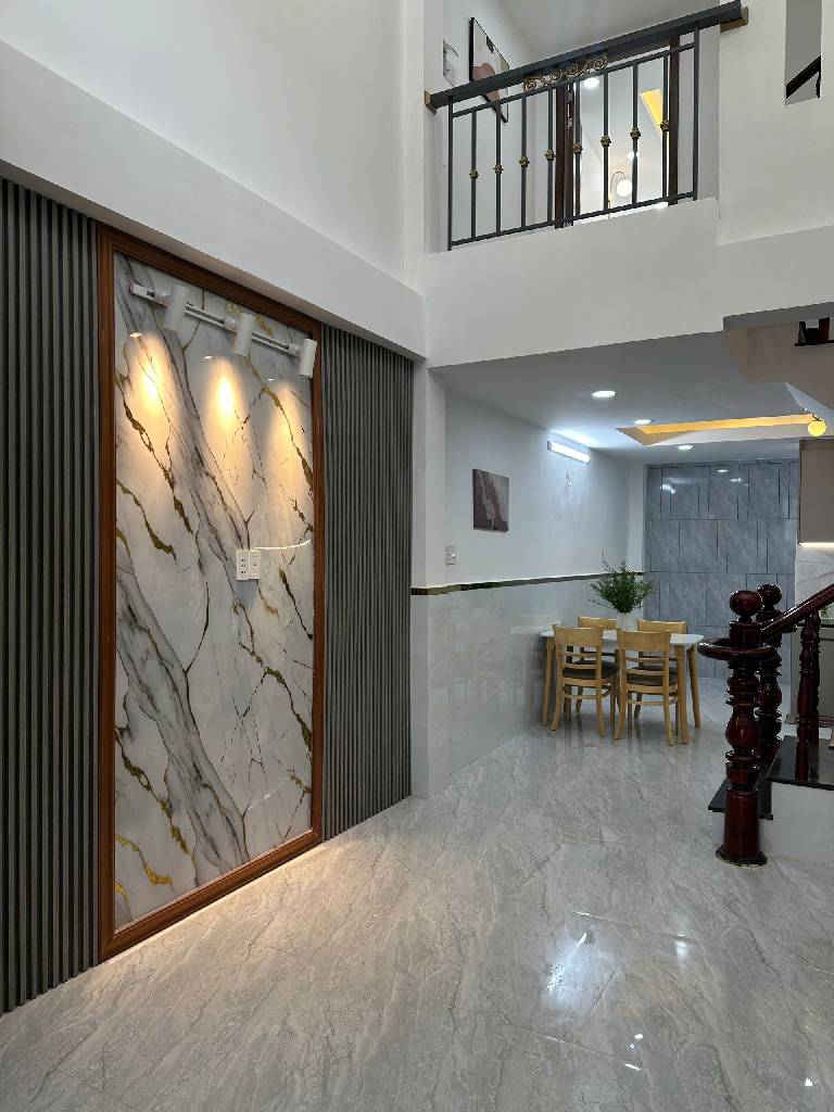 Nhà mới sạch đẹp vô ở ngay