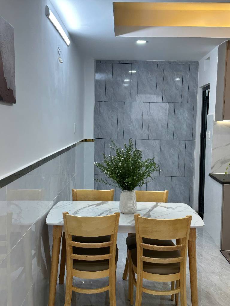 Nhà mới sạch đẹp vô ở ngay