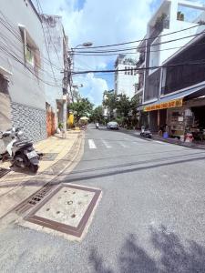 Bán nhà hẻm xe tải thông thông - 32m2 - 2 tầng - nở hậu