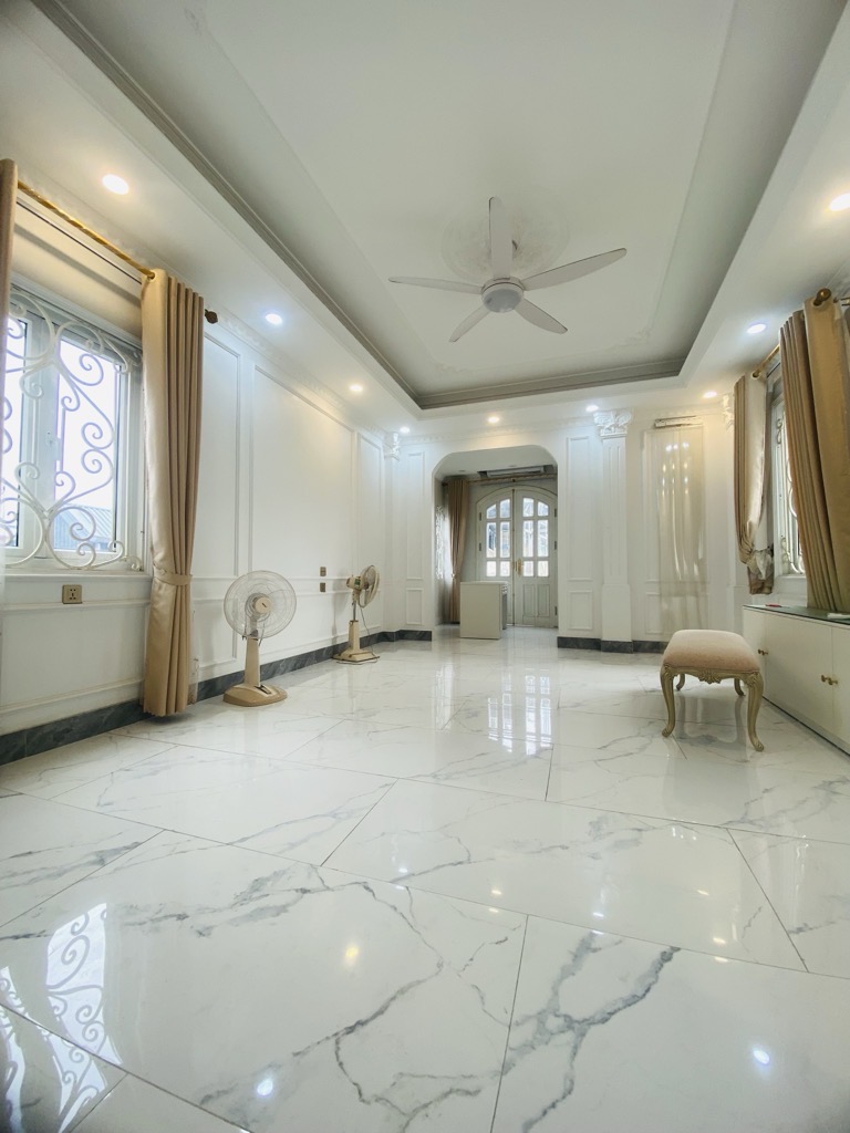 ĐẲNG CẤP GIỮA LÒNG TÂY HỒ – Nhà Hoàng Hoa Thám, vài bước ra Hồ Tây lộng gió!