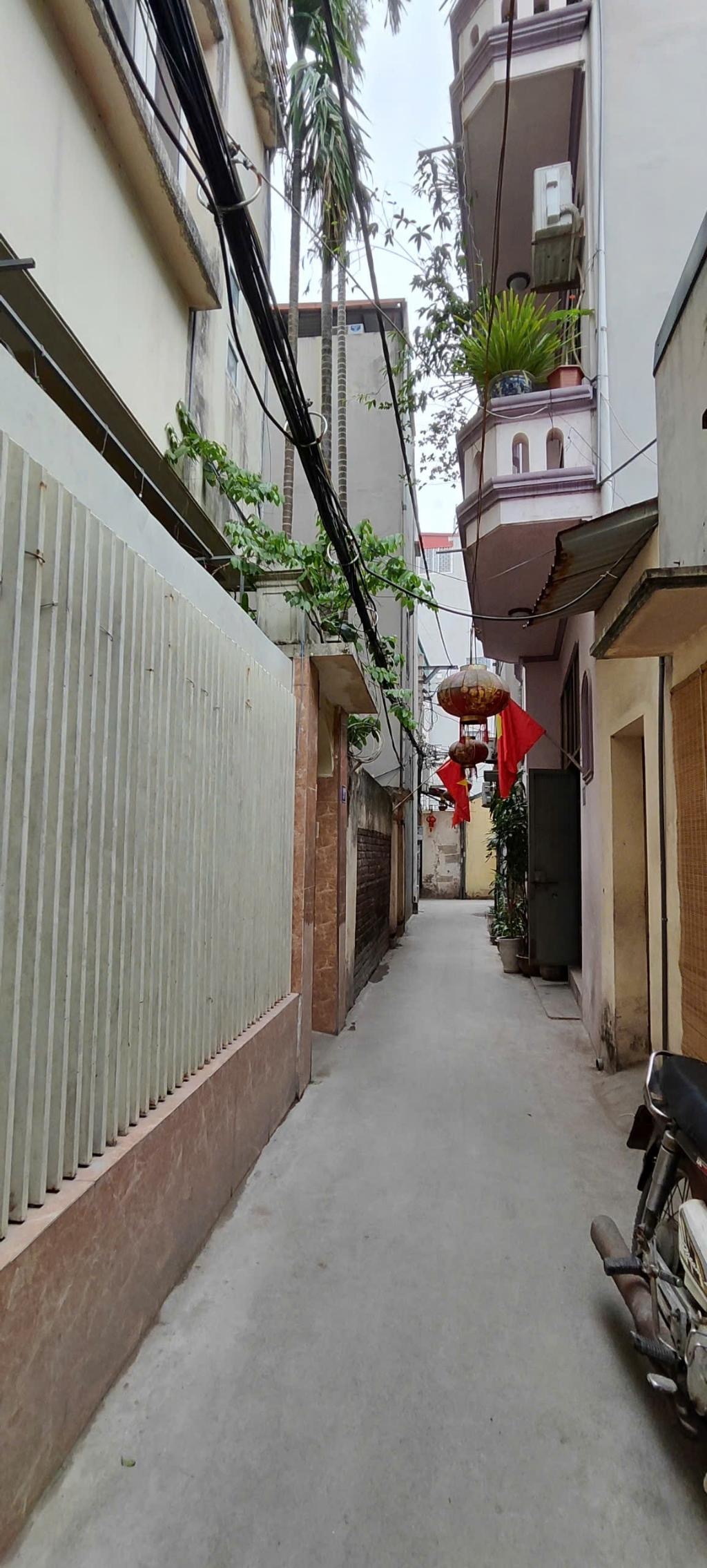 PHÂN LÔ – NHÀ ĐẸP THỤY KHUÊ – GẦN PHỐ – NỞ HẬU – 2 THOÁNG – GIÁ CHỈ 8,X TỶ