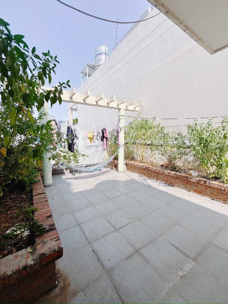 Bán nhà 4 tầng rẻ nhất khu sầm uất