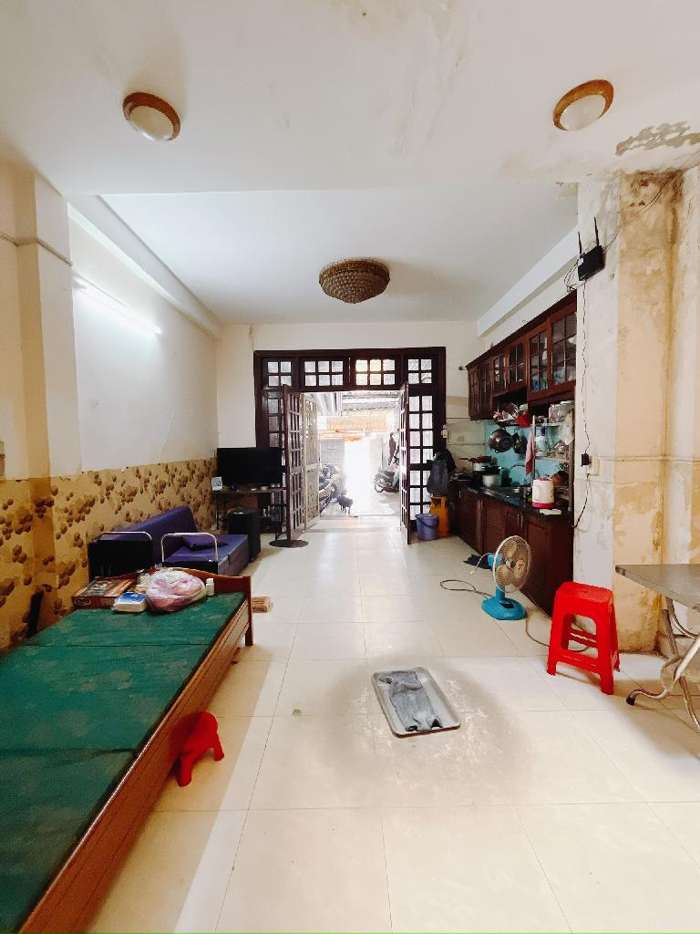 Bán nhà 4 tầng,6 phòng ngủ rẻ nhất quận 7