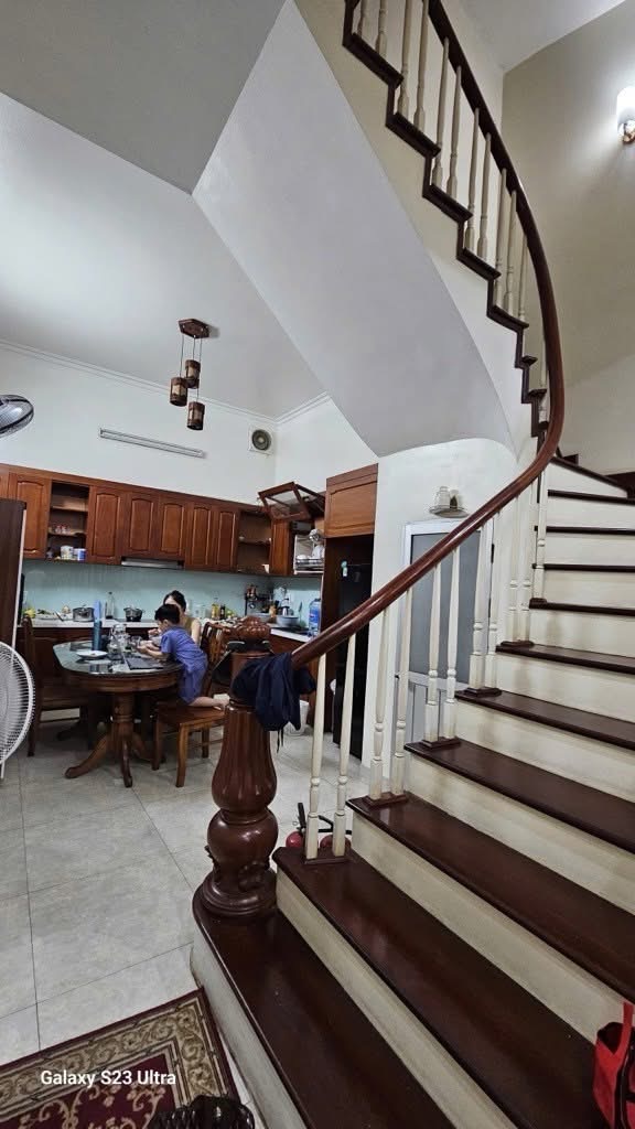 NHÀ MỚI TINH  OTO ĐỖ CỔNG  SỔ VUÔNG ĐẸP A4