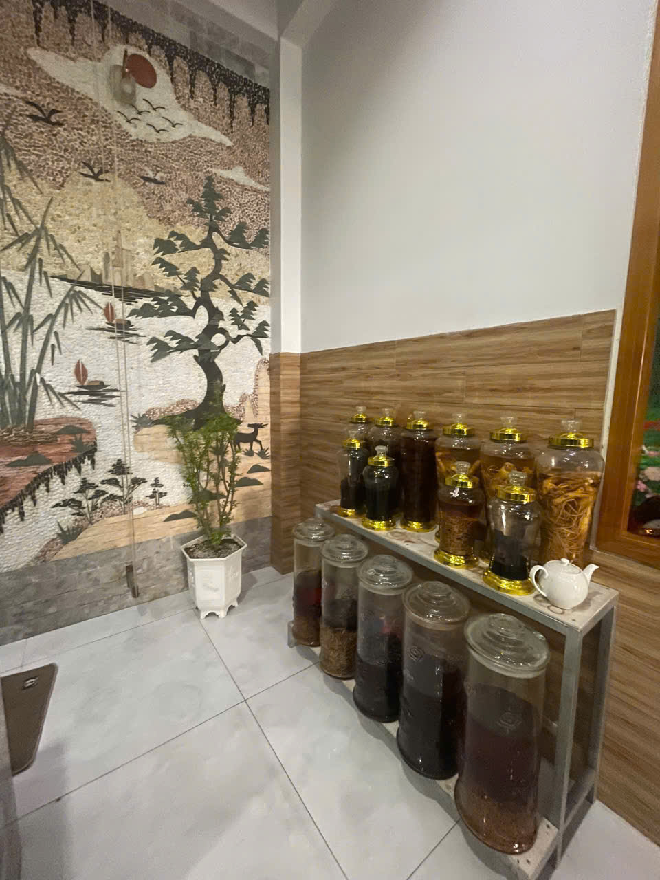 -NHÀ ĐẸP - KIÊN CỐ VÀO Ở NGAY ĐÓN TẾT -TẶNG FULL NỘI THẤT - ĐƯỜNG NHỰA XE -TẢI TRÁNH - KHU DÂN TRÍ TOÀN NHÀ CAO -TẦNG - LÊ THỊ RIÊNG Q12.