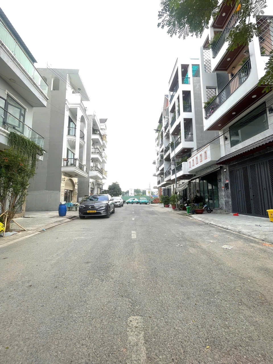 -NHÀ ĐẸP - KIÊN CỐ VÀO Ở NGAY ĐÓN TẾT -TẶNG FULL NỘI THẤT - ĐƯỜNG NHỰA XE -TẢI TRÁNH - KHU DÂN TRÍ TOÀN NHÀ CAO -TẦNG - LÊ THỊ RIÊNG Q12.