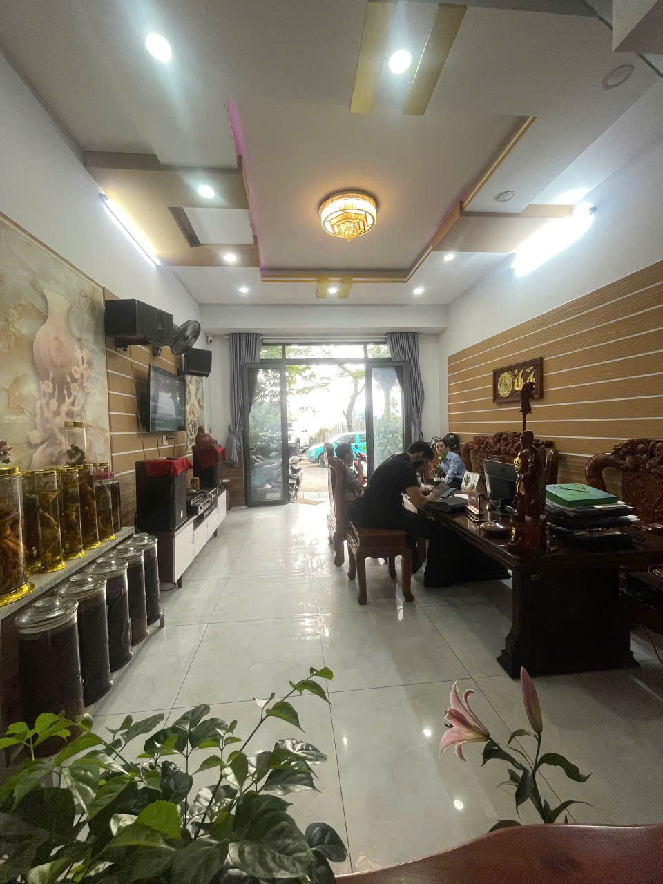 -NHÀ ĐẸP - KIÊN CỐ VÀO Ở NGAY ĐÓN TẾT -TẶNG FULL NỘI THẤT - ĐƯỜNG NHỰA XE -TẢI TRÁNH - KHU DÂN TRÍ TOÀN NHÀ CAO -TẦNG - LÊ THỊ RIÊNG Q12.