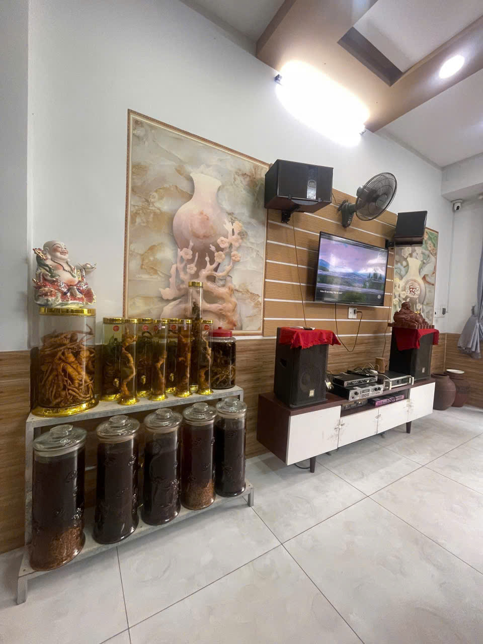 -NHÀ ĐẸP - KIÊN CỐ VÀO Ở NGAY ĐÓN TẾT -TẶNG FULL NỘI THẤT - ĐƯỜNG NHỰA XE -TẢI TRÁNH - KHU DÂN TRÍ TOÀN NHÀ CAO -TẦNG - LÊ THỊ RIÊNG Q12.