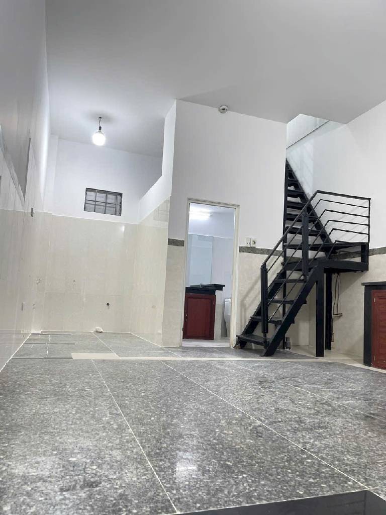 (BÌNH TÂN) BIỆT THỰ 2 TẦNG THU NHỎ 48m2 Ở VỊ TRÍ ĐẮC QUỐC LỘ 1 ( AO ĐÔI ) BÌNH HƯNG HOÀ - NHÀ ĐẸP NHƯ MỚI GIÁ KHÔNG ĐẾN 5 TỶ