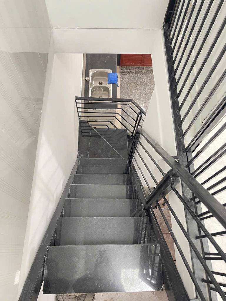 (BÌNH TÂN) BIỆT THỰ 2 TẦNG THU NHỎ 48m2 Ở VỊ TRÍ ĐẮC QUỐC LỘ 1 ( AO ĐÔI ) BÌNH HƯNG HOÀ - NHÀ ĐẸP NHƯ MỚI GIÁ KHÔNG ĐẾN 5 TỶ