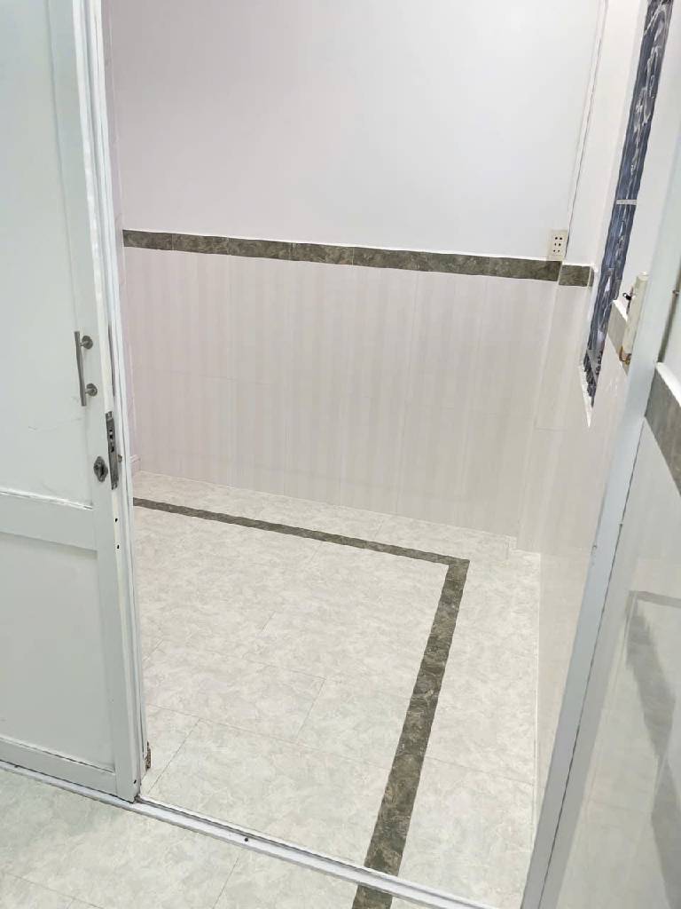 (BÌNH TÂN) BIỆT THỰ 2 TẦNG THU NHỎ 48m2 Ở VỊ TRÍ ĐẮC QUỐC LỘ 1 ( AO ĐÔI ) BÌNH HƯNG HOÀ - NHÀ ĐẸP NHƯ MỚI GIÁ KHÔNG ĐẾN 5 TỶ