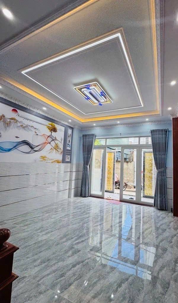 LÊ TRỌNG TẤN . SHR . NHÀ LIỀN KỀ KHU ĐỒNG BỘ . DTSD 112m2 , 4 TẦNG . G.j.Á CHỈ 2,8 ĐỒNG . HẺM XE TẢI, ÔTÔ ĐỔ CỬA . FULL NỘI THẤT