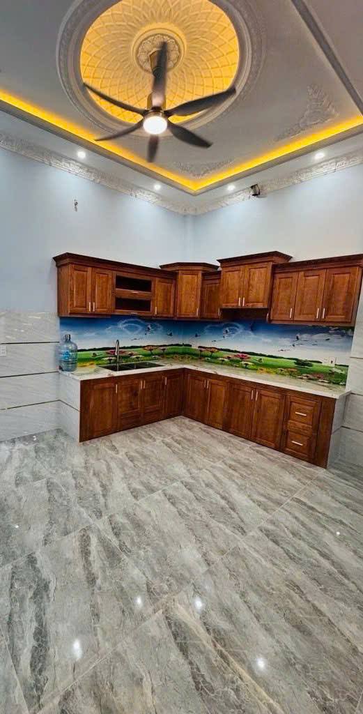 LÊ TRỌNG TẤN . SHR . NHÀ LIỀN KỀ KHU ĐỒNG BỘ . DTSD 112m2 , 4 TẦNG . G.j.Á CHỈ 2,8 ĐỒNG . HẺM XE TẢI, ÔTÔ ĐỔ CỬA . FULL NỘI THẤT