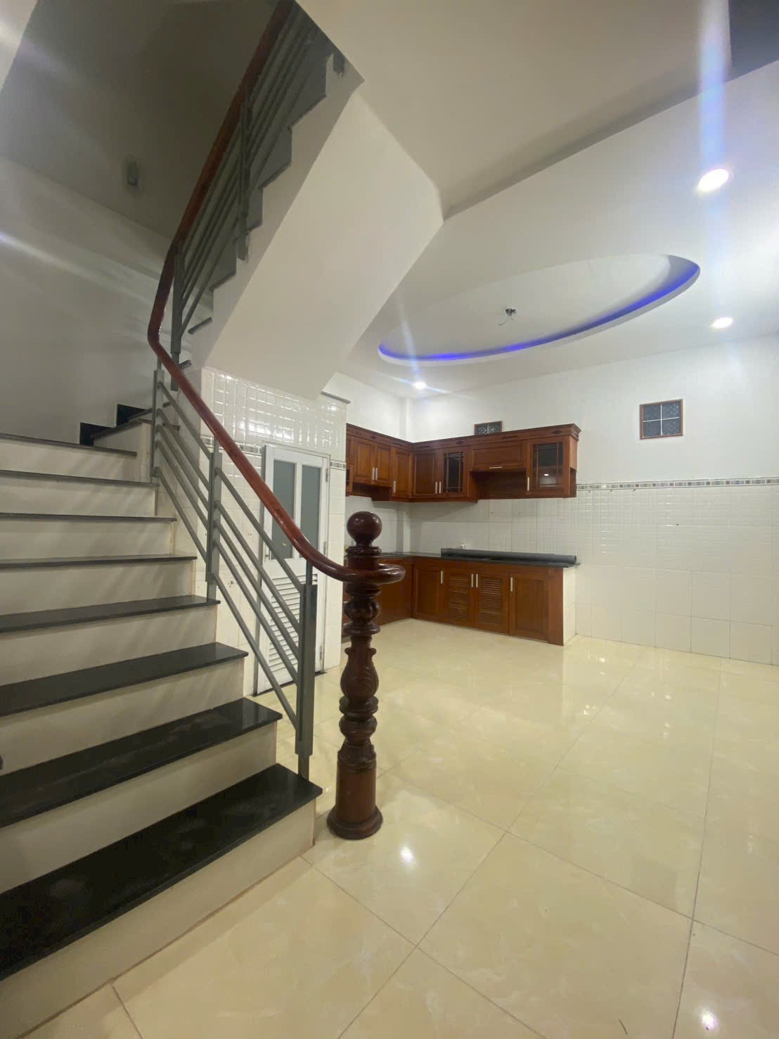 Nhà 4 tầng, 4,5x14  Đối diện công viên Hồ Trái Tim - Bình Tân Hẻm 7m, tiện ích ngập tràn Nhà đẹp ở ngay, chỉ nhỉnh 5Đ