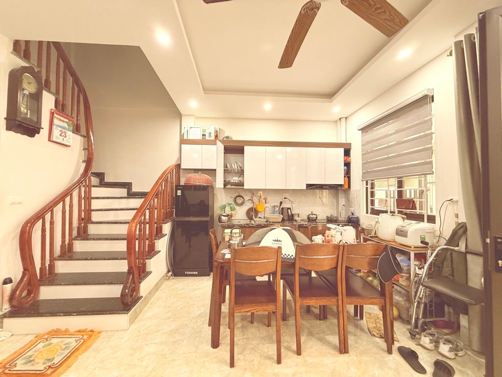 BÁN NHÀ, THANH AM, THƯỢNG THANH, VIỆT HƯNG, LONG BIÊN 43m2x5T, NHỈNH 8t