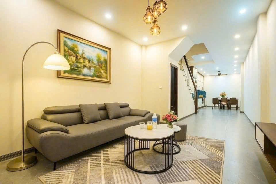 Bán nhà Đúc Giang, Việt Hưng, Long Biên, 57m²x3t, Full nội thất, Chỉ 10m ra ô tô tránh, Nhỉnh 8 tỷ,