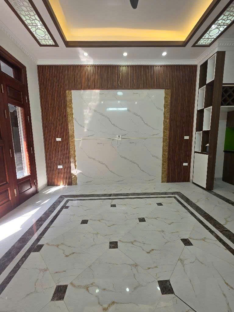 BÁN NHÀ, NGÔ GIA TỰ,  VIỆT HƯNG, LONG BIÊN, 35m2x5t, 20m RA Ô TÔ, GIÁ NHỈNH 6t