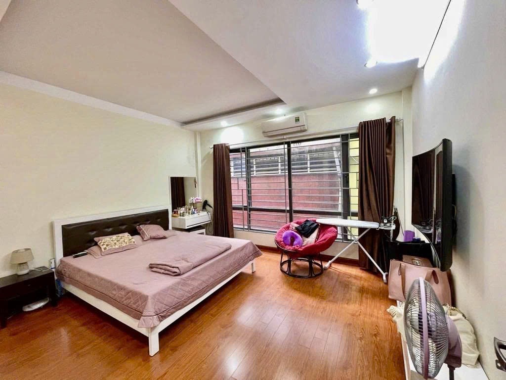 Siêu phẩm nhà mới xây - thang máy - Ba bước ra phố - Nhỉnh 12 tỷ