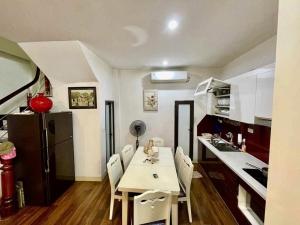 Siêu phẩm nhà mới xây - thang máy - Ba bước ra phố - Nhỉnh 12 tỷ