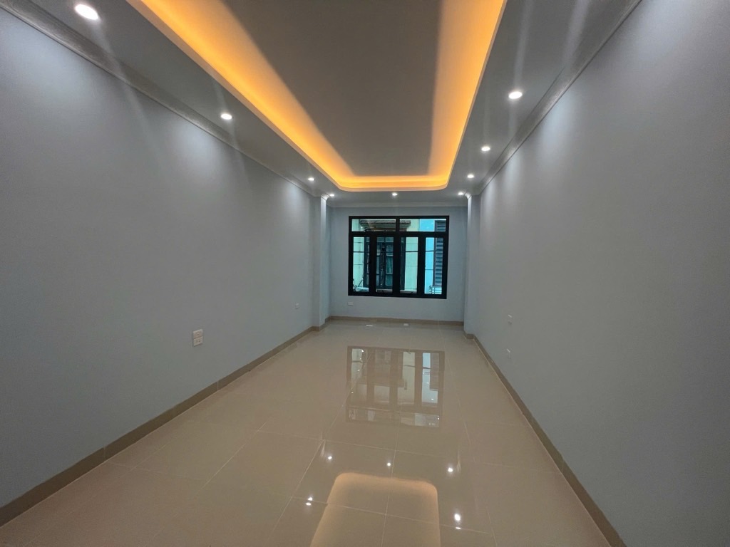 PHÂN LÔ QUÂN ĐỘI TỔNG CỤC 2 OTO ĐỖ CỬA.