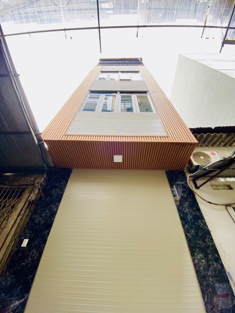 PHÂN LÔ QUÂN ĐỘI TỔNG CỤC 2 OTO ĐỖ CỬA.