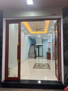 PHÂN LÔ QUÂN ĐỘI TỔNG CỤC 2 OTO ĐỖ CỬA.