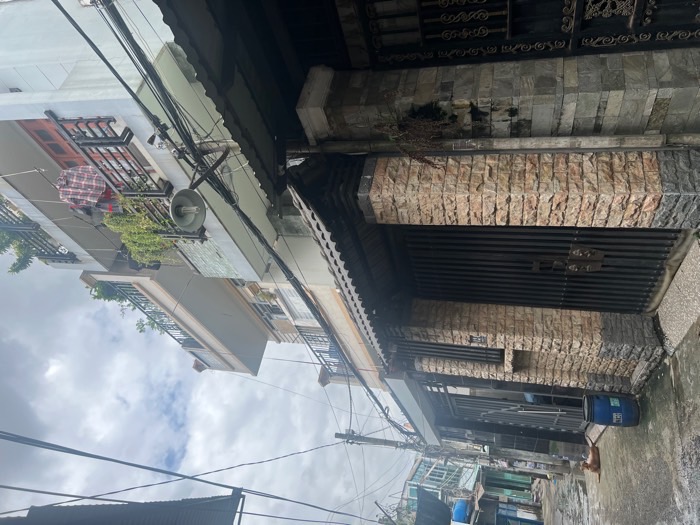 Nhà Đường số, đường to xe tải chạy vi vu, gần bệnh viện đa khoa Thủ Đức, 88m2 có 3 tầng, 3PN. Hiện đang có dòng tiền cho thuê căn hộ dịch vụ 30tr/tháng