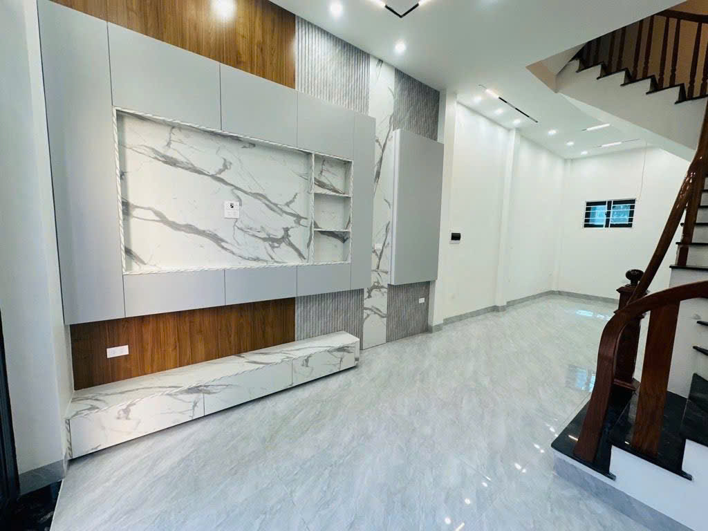 Bán nhà trung tâm Hoài Đức, 5 tầng, gần quốc lộ 32