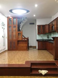 Bán nhà dân xây Trần Khát Chân. 100m ra Phố, 10' đến Hồ Hoàn Kiếm. DT: 30m. GB 9,3T