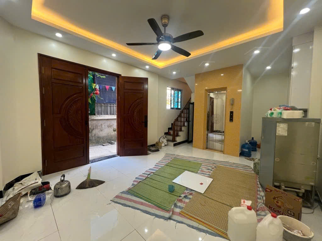 Bán nhà Hoài Đức, 6 tầng thang máy, trung tâm Hoài Đức