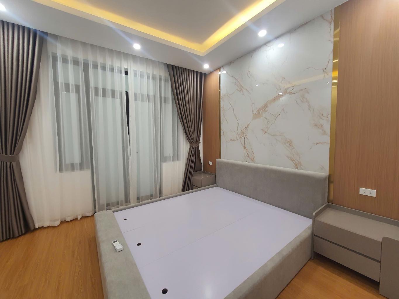 Nhà phố bùi xương trạch phân lô oto DT 40m2 x 5 tầng MT 4m gi.á hơn 10 t.ỷ