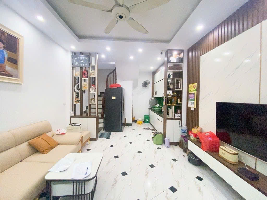 ĐA SĨ KIẾN HƯNG - LỘC LÁ - CHỦ TỐT TÍNH - 30m - NHỈNH 6 tỉ