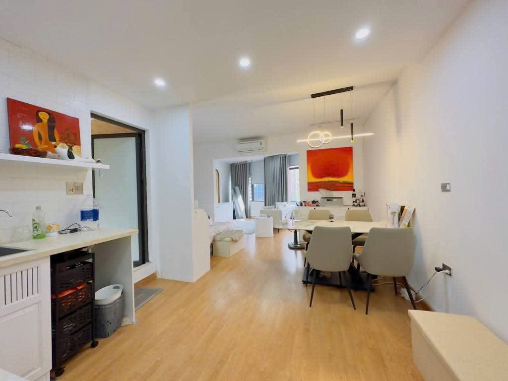 MẶT PHỐ -OTO VÀO NHÀ  GẦN CHỢ, GẦN TRƯỜNG HỌC- FULL NỘI THẤT