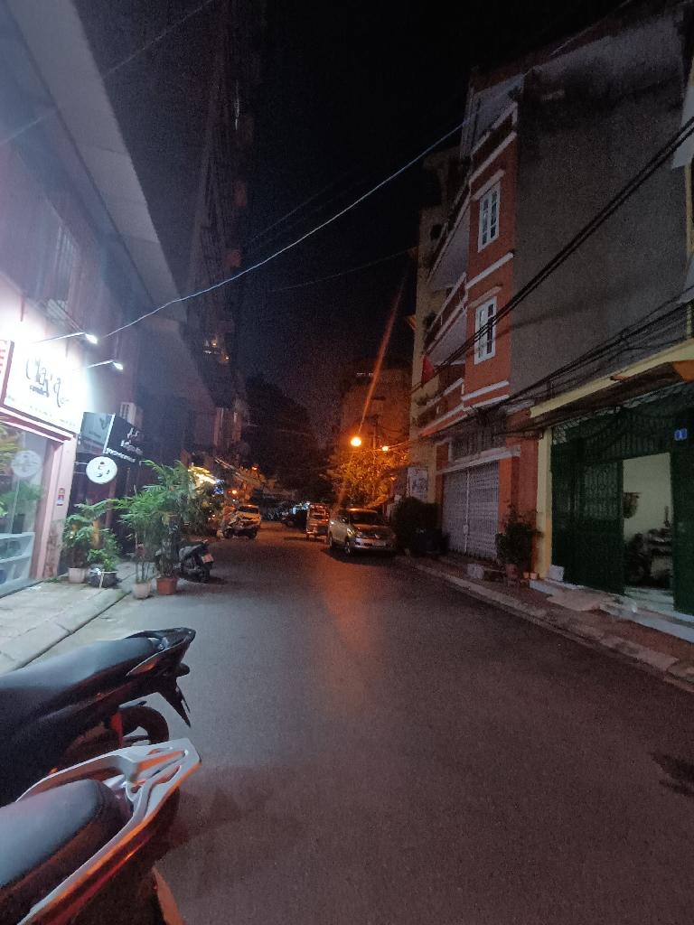 Bán nhà Hai Bà Trưng - Phân lô - có vỉa hè - ô tô tránh - 2 mặt đường - kinh doanh sầm uất