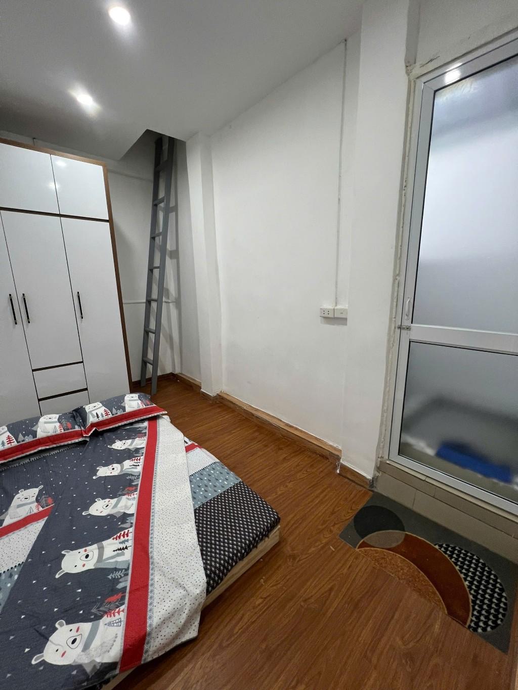 Bán nhà Bạch Mai- Nội thất xịn xò được tặng - Gần phố lớn