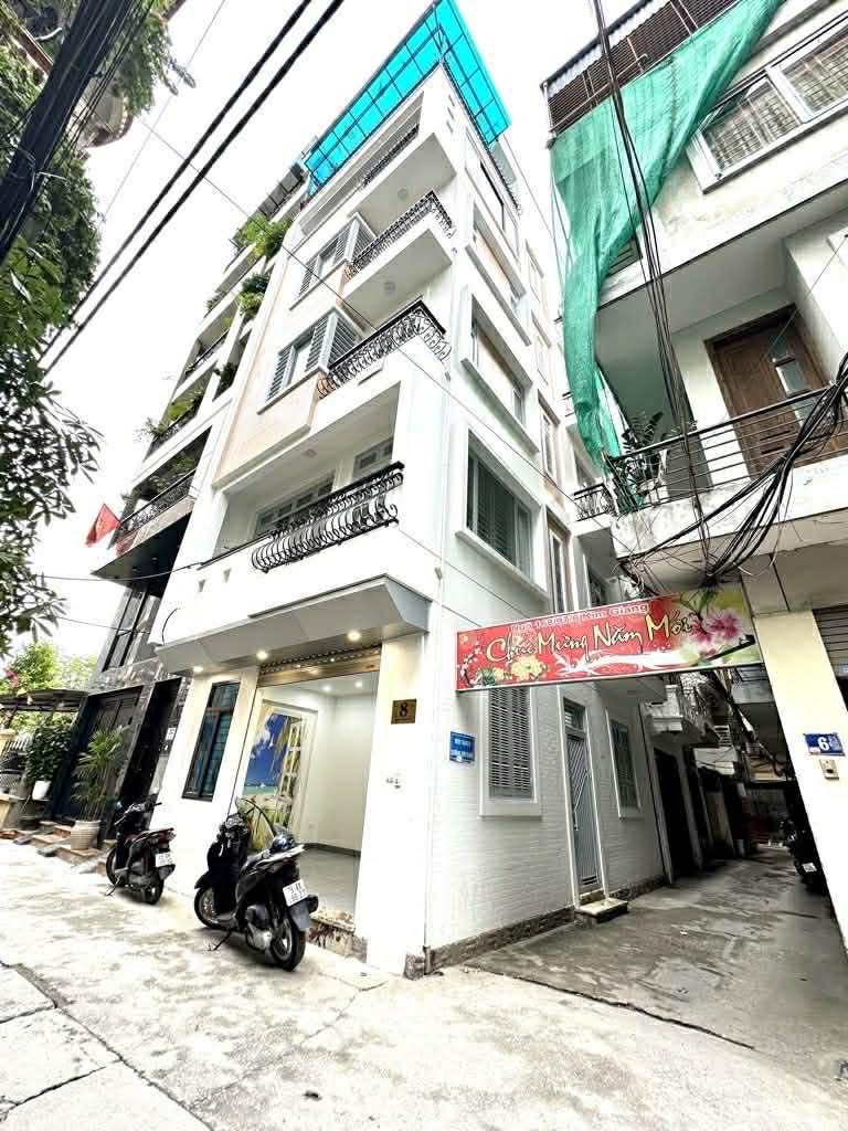 Hot bỏng tay, nhà Thanh Xuân vị trí đẹp, lô góc, ô tô đỗ cửa, có thang máy