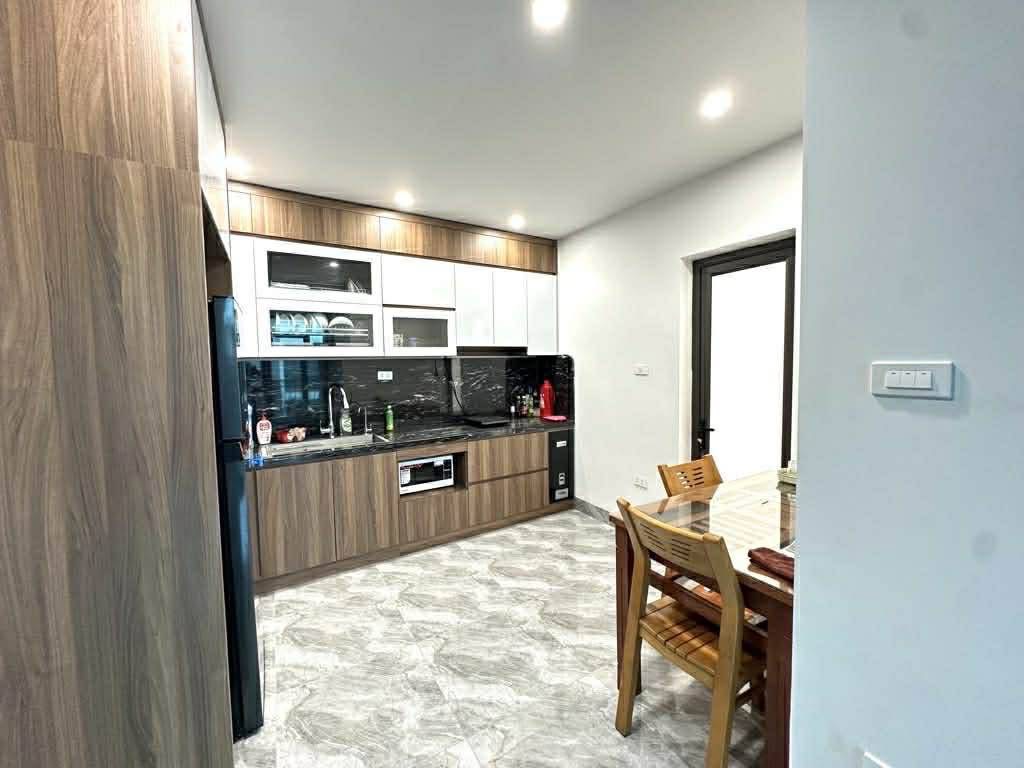 Hot bỏng tay, nhà Thanh Xuân vị trí đẹp, lô góc, ô tô đỗ cửa, có thang máy