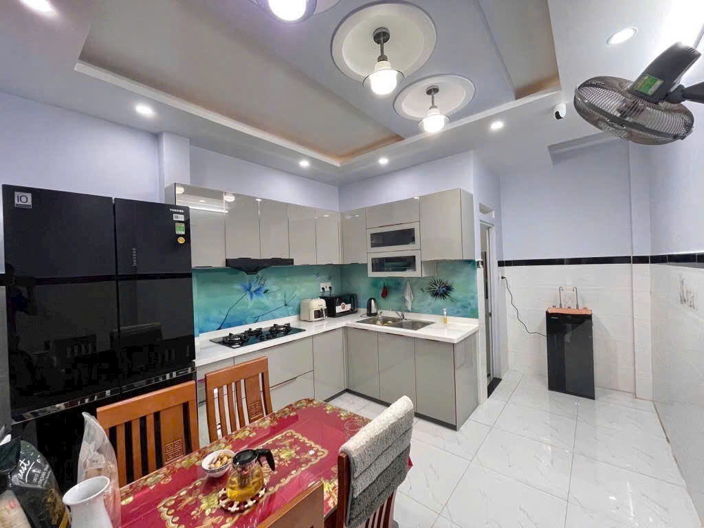 BÁN NHÀ GẦN CHỢ HẠNH THÔNG TÂY - CHỈ HƠN 6 TỶ - BTCT