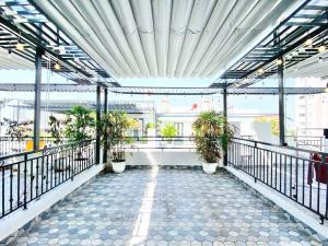NHÀ 2 TẦNG ĐẸP - HẺM XE HƠI THÔNG THOÁNG