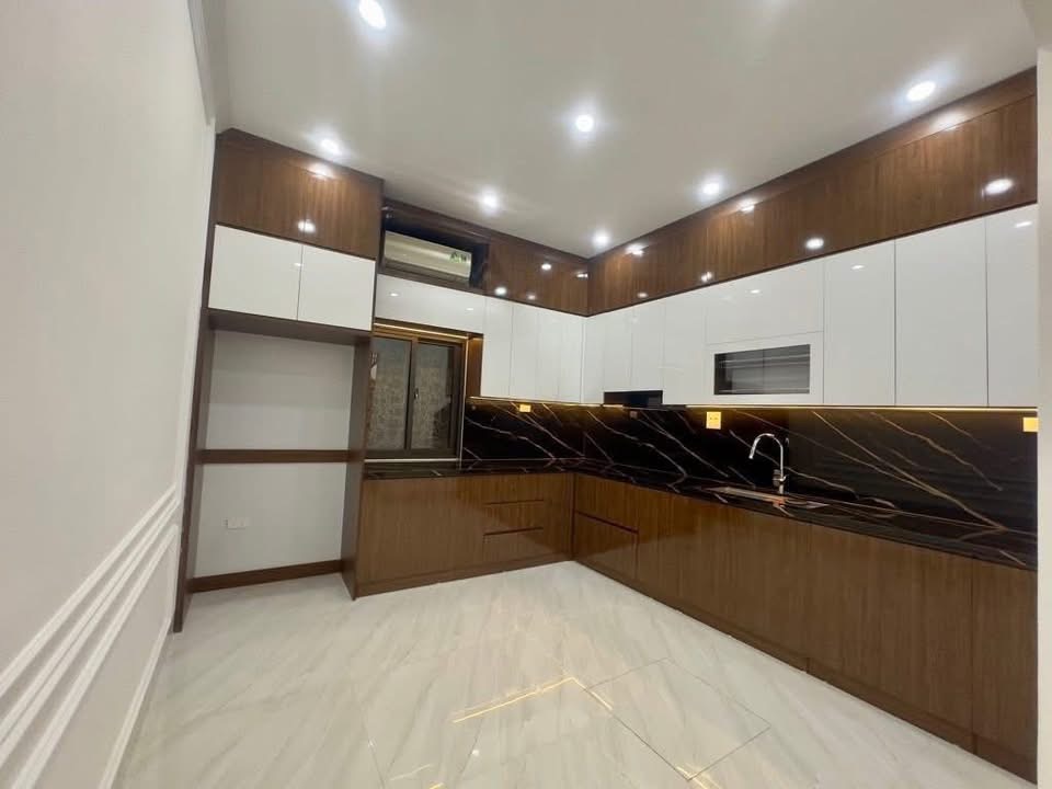 Bán gấp căn hộ 6 tầng cực đẹp Phú Diễn dòng tiền tốt