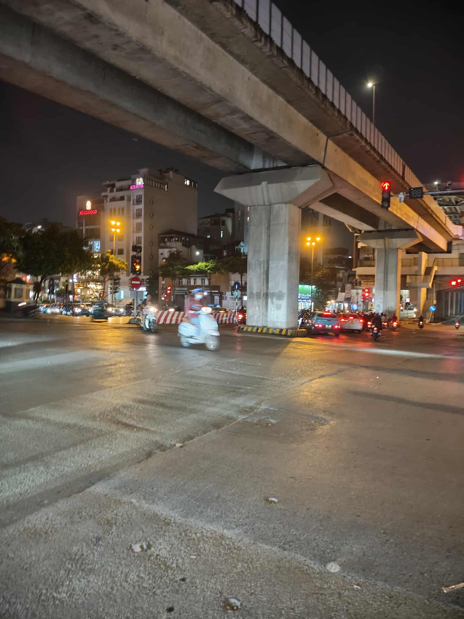 BÁN NHÀ HÀNG HIẾM - #MẶT_PHỐ HÀO NAM -5 TẦNG -MẶT TIỀN  RỘNG -KINH DOANH ĐỈNH - NHỈNH 9 TỶ