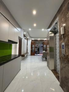 BÁN NHÀ HÀNG HIẾM - #MẶT_PHỐ HÀO NAM -5 TẦNG -MẶT TIỀN RỘNG -KINH DOANH ĐỈNH - NHỈNH 9 TỶ