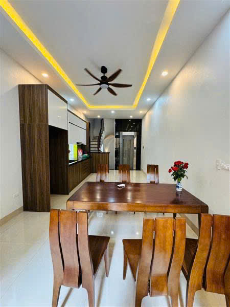 Thịnh Quang, 6 tầng, thang máy.