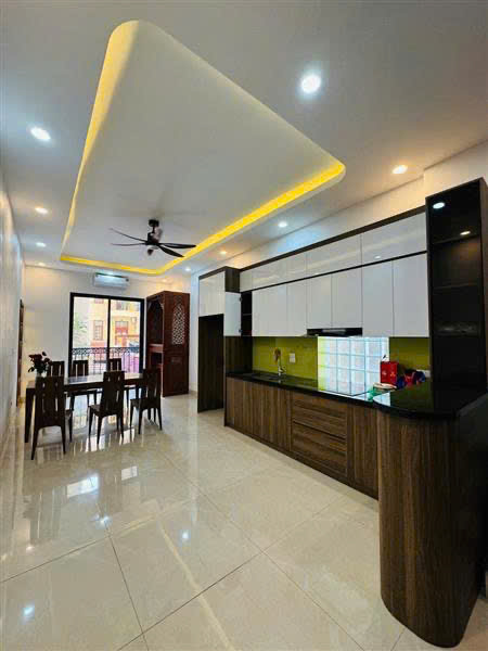 Thịnh Quang, 6 tầng, thang máy.