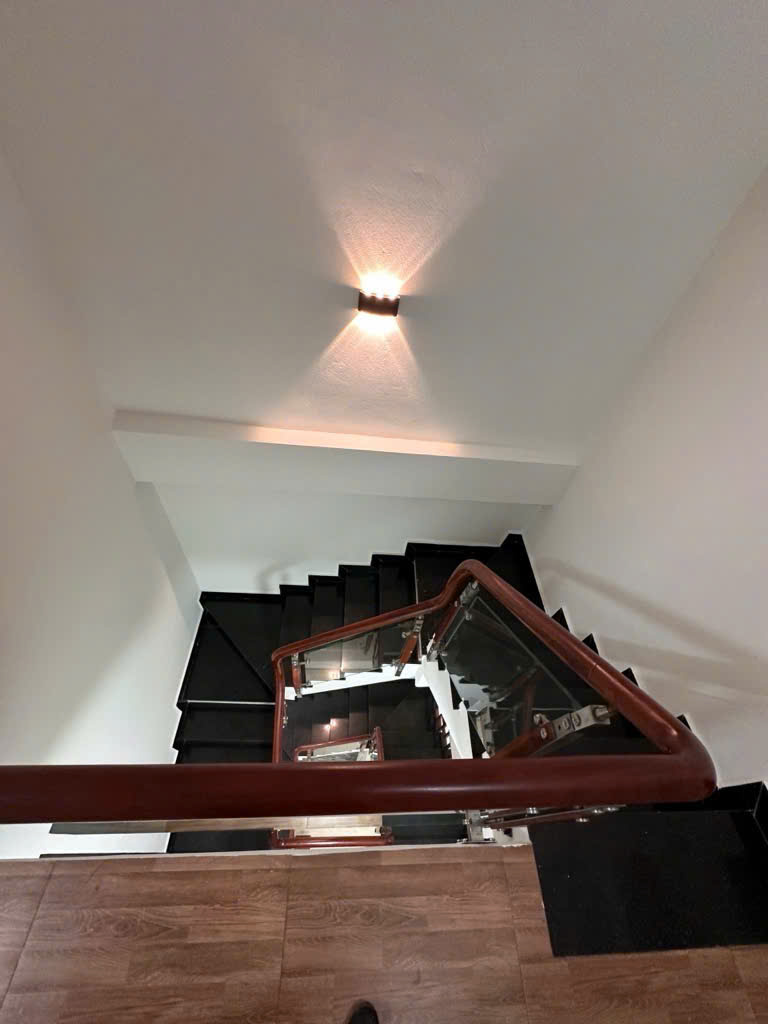 NHÀ ĐẸP VIỆT HƯNG - TẶNG FULL NỘI THẤT - VÀO Ở NGAY