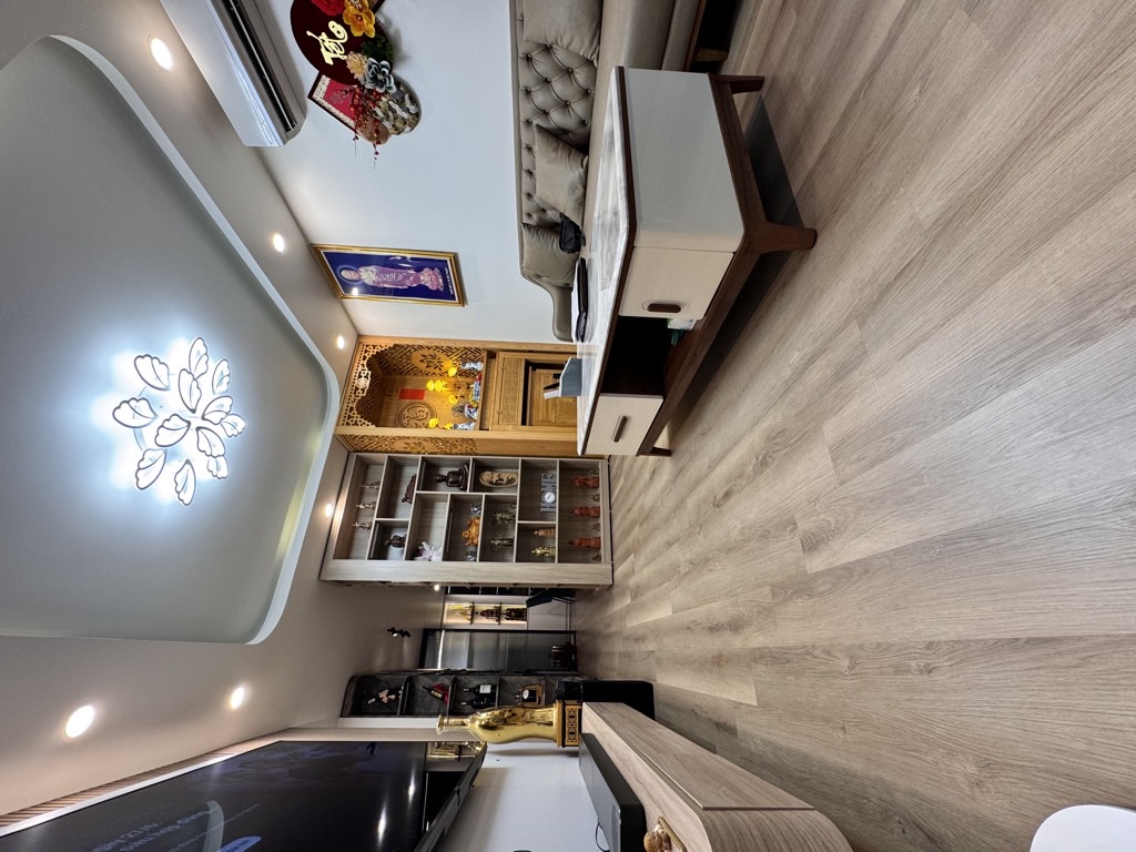 Bán chung cư CT18 KĐT Việt Hưng - lô góc - tiện ích - sang trọng - đẹp - ở ngay